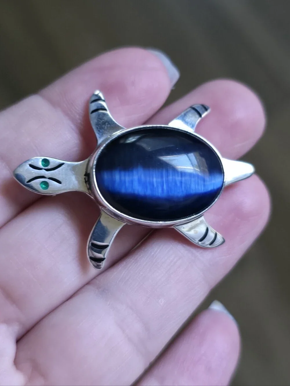 Sterling Silver Turtle Brooch with Blue Cat's Eye Stone 925